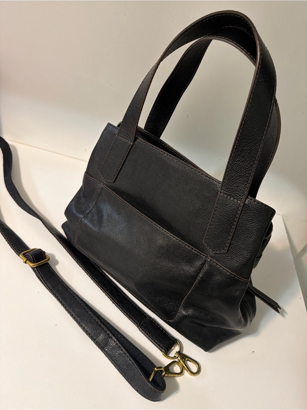 Fossil dark brown/ black Leather purse with Gold Snap